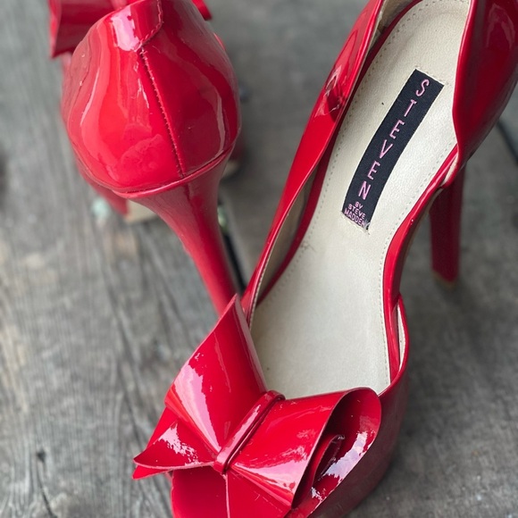 Steve Madden red bow heels - Picture 3 of 9